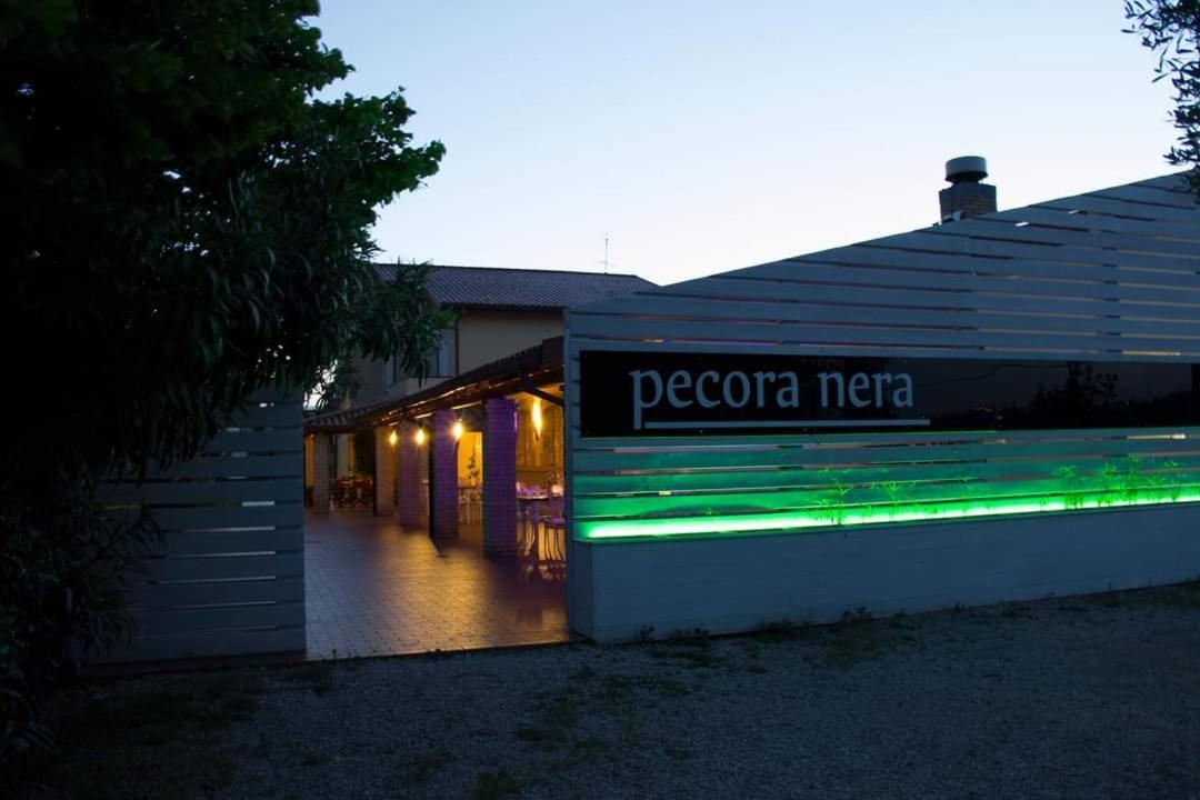Pensjonat Country-House Pecora Nera Mosciano SantʼAngelo Zewnętrze zdjęcie